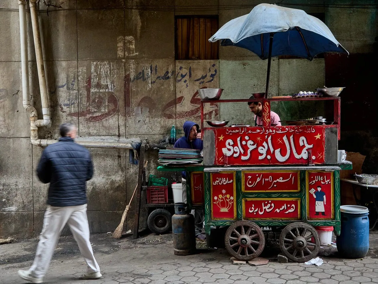 Street food cart vendor in Cairo