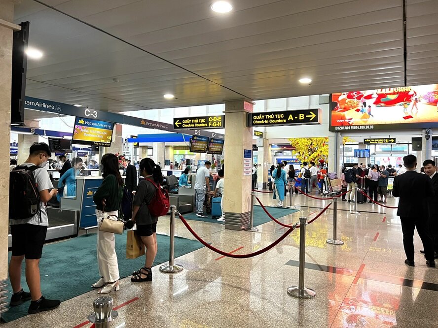 Check-in hall at Tan Son Nhat International Airport, Ho Chi Minh City